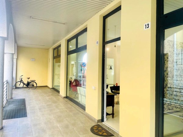 negozio in vendita a Legnano