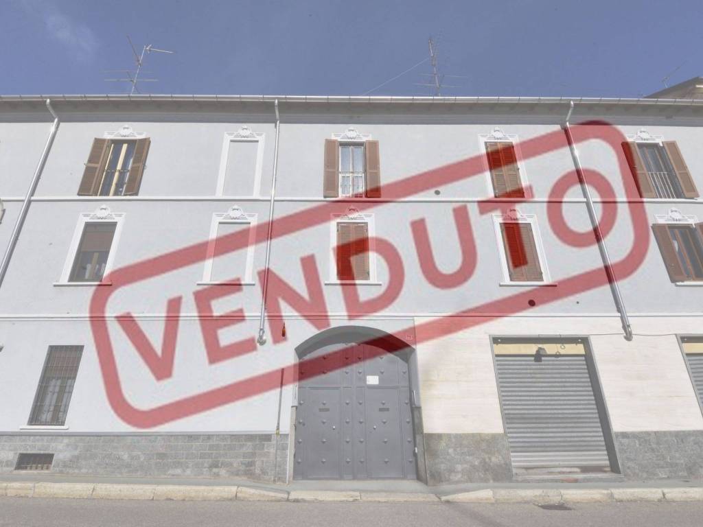 negozio in vendita a Legnano