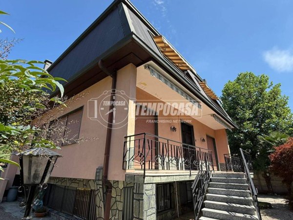 casa indipendente in vendita a Legnano