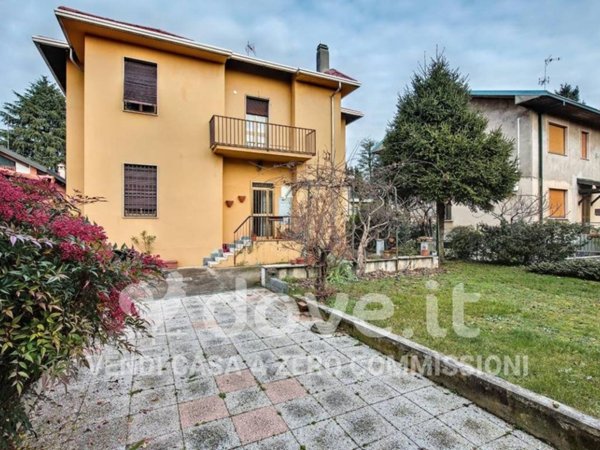 casa indipendente in vendita a Legnano