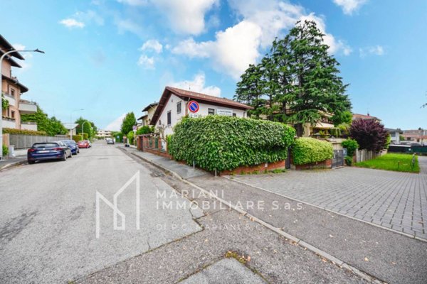 casa indipendente in vendita a Legnano