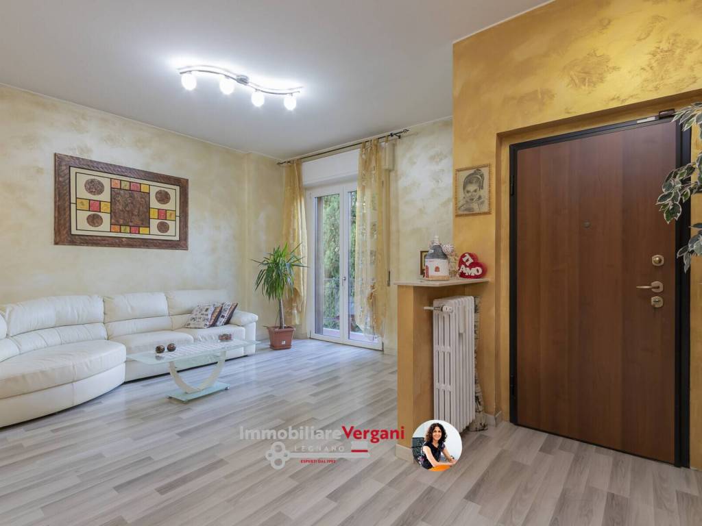 casa indipendente in vendita a Legnano