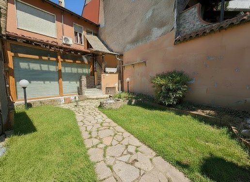 casa indipendente in vendita a Legnano