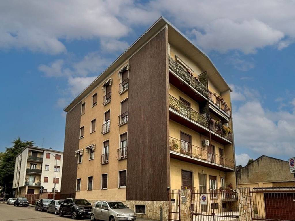 appartamento in vendita a Legnano