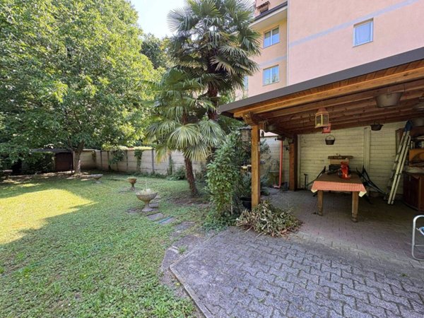 casa indipendente in vendita a Legnano