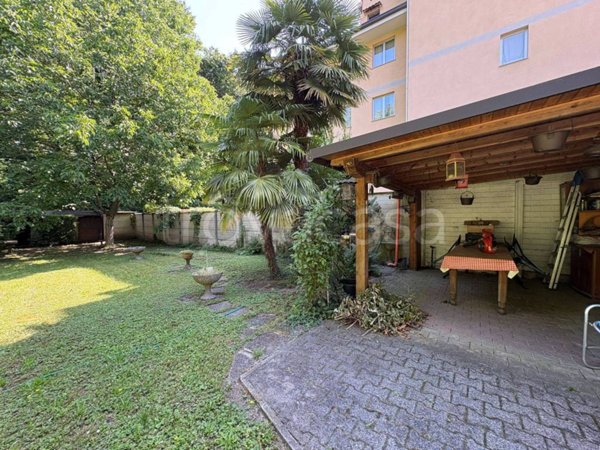 casa indipendente in vendita a Legnano
