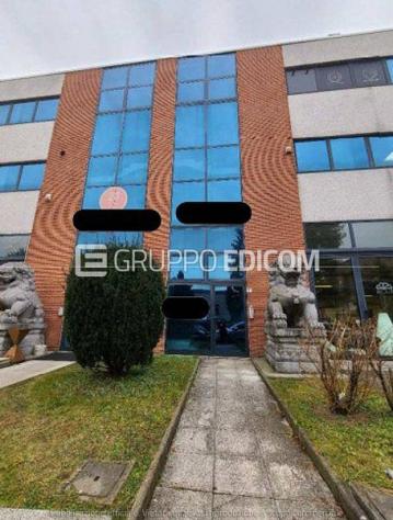 negozio in vendita a Legnano