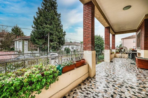 casa indipendente in vendita a Legnano