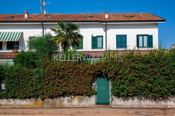casa indipendente in vendita a Legnano