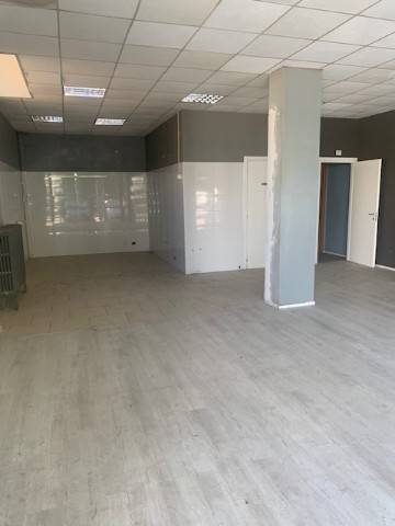 negozio in vendita a Legnano
