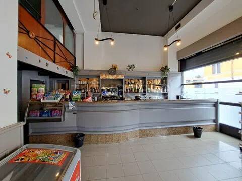 negozio in vendita a Legnano