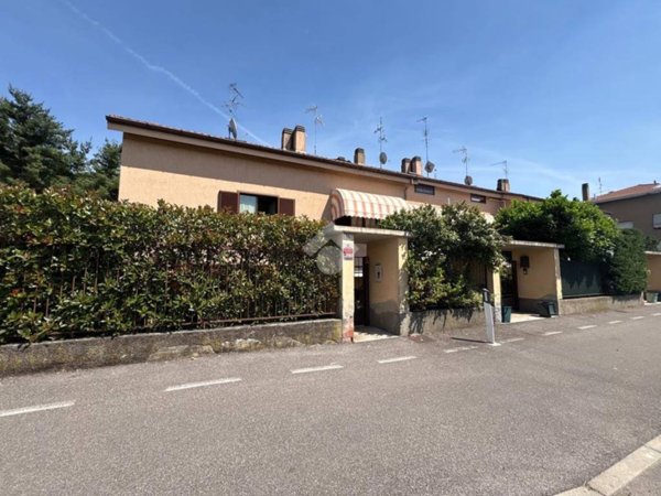 casa indipendente in vendita a Legnano