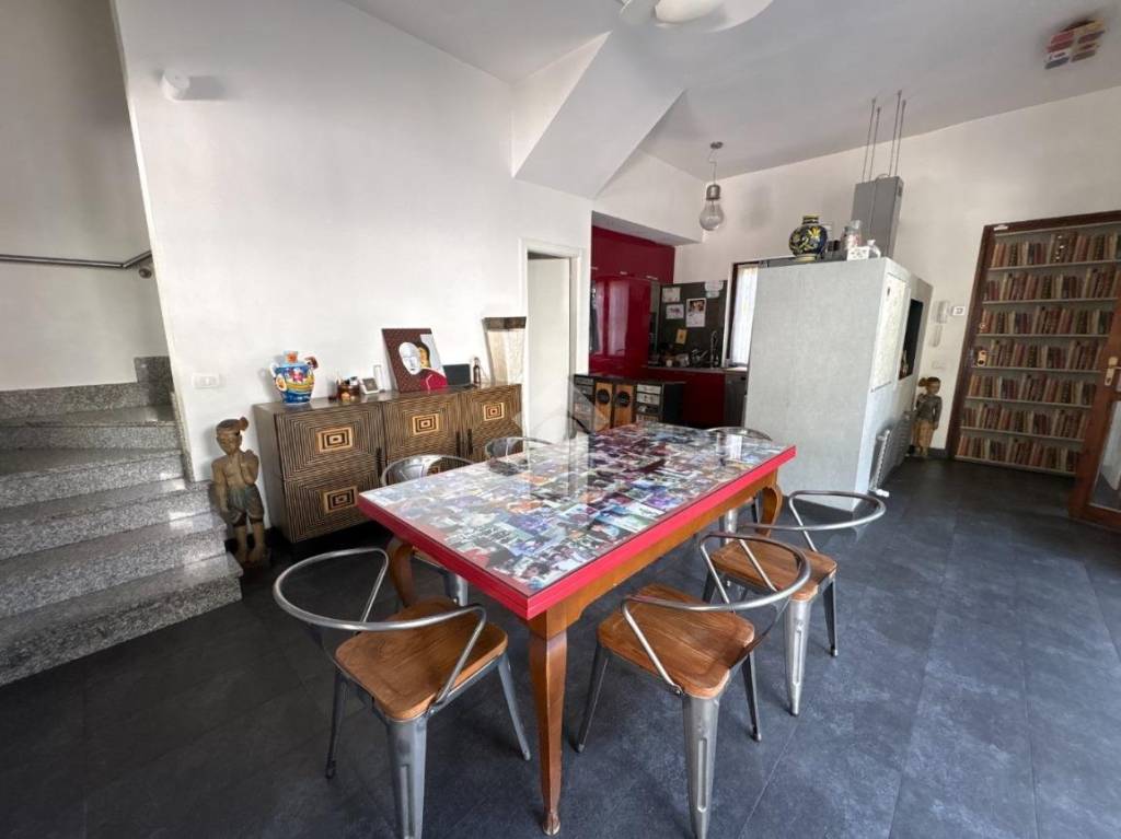 casa indipendente in vendita a Legnano