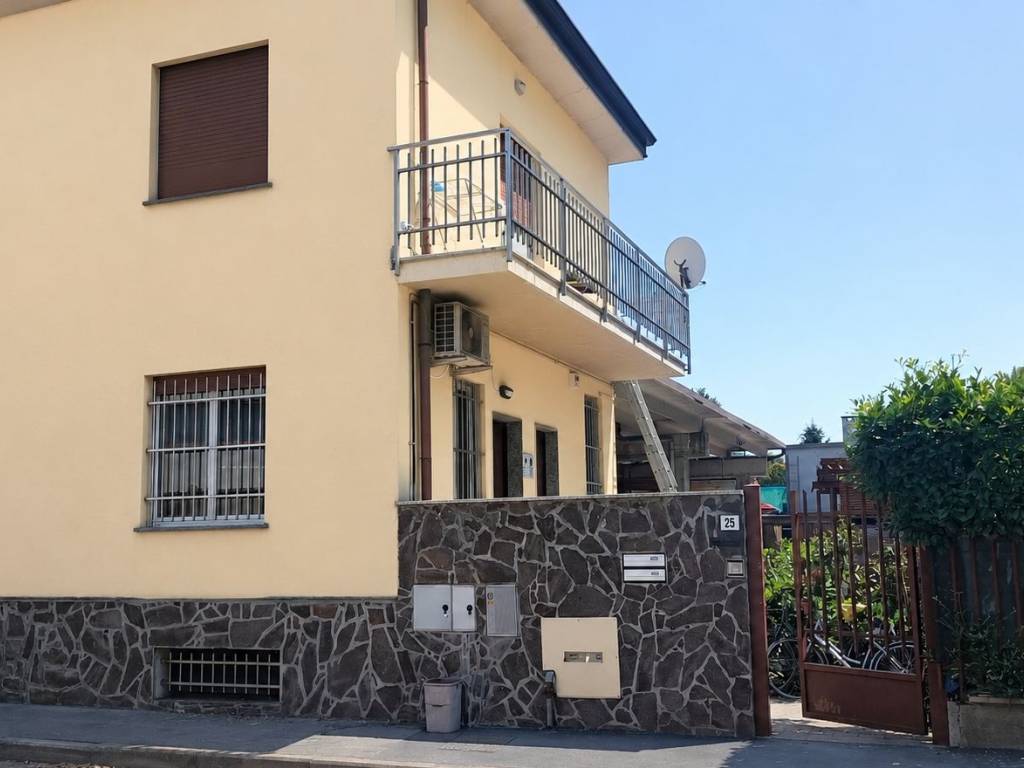 intera palazzina in vendita a Legnano