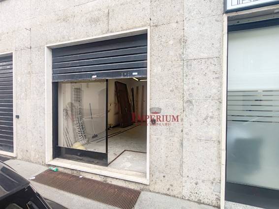 negozio in vendita a Legnano