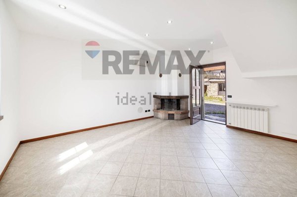 casa indipendente in vendita a Legnano