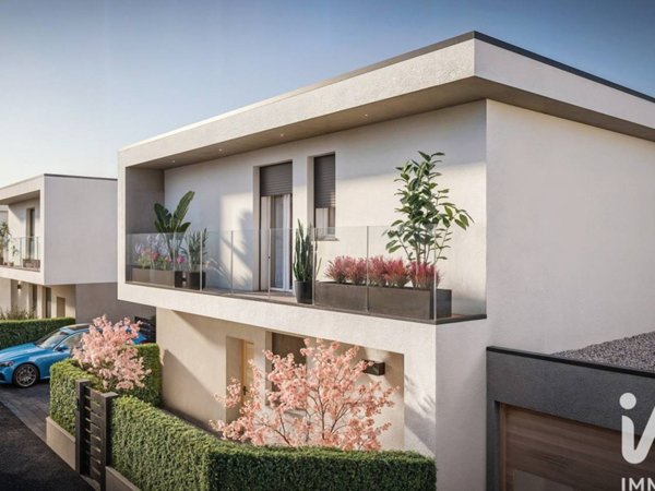 casa indipendente in vendita a Legnano