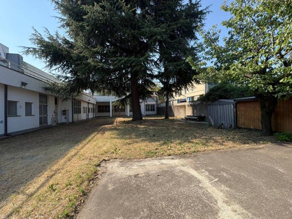 intera palazzina in vendita a Legnano
