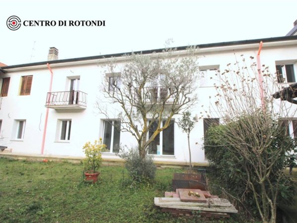 casa indipendente in vendita a Legnano