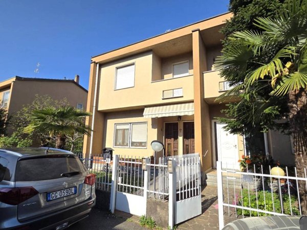 casa indipendente in vendita a Legnano
