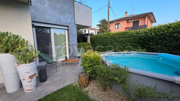casa indipendente in vendita a Legnano