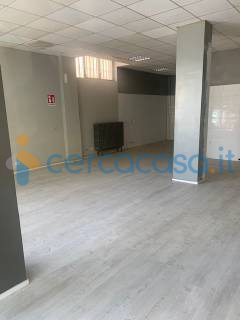 negozio in vendita a Legnano