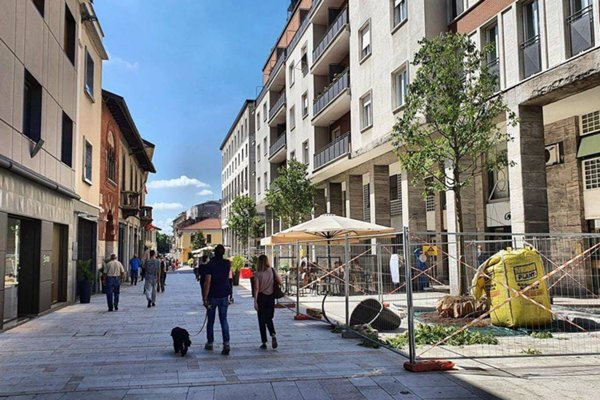 negozio in vendita a Legnano