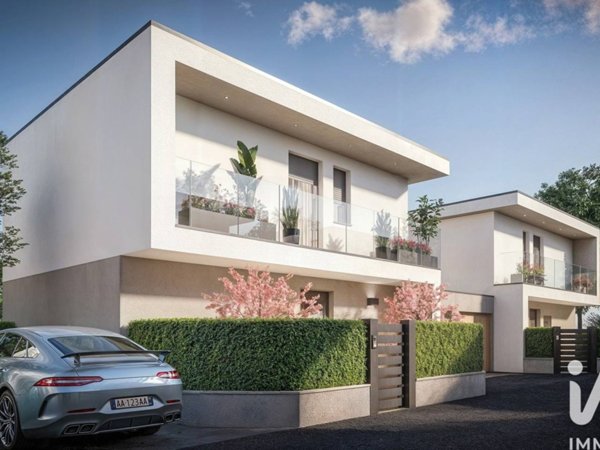 casa indipendente in vendita a Legnano