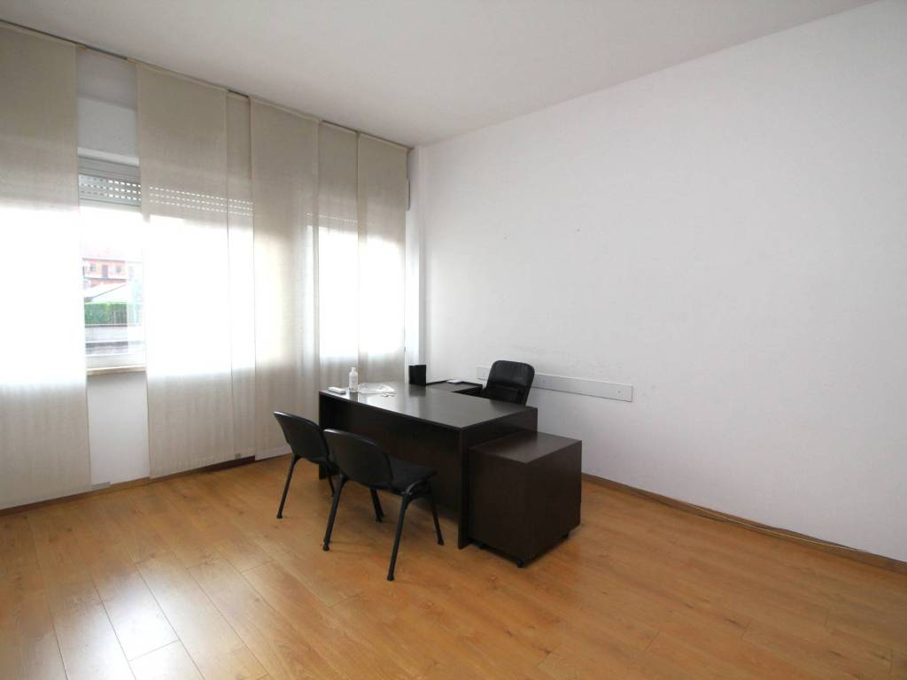 ufficio in vendita a Legnano