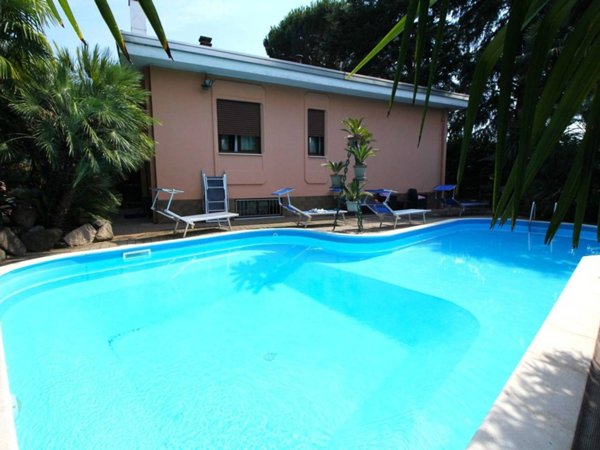 casa indipendente in vendita a Legnano