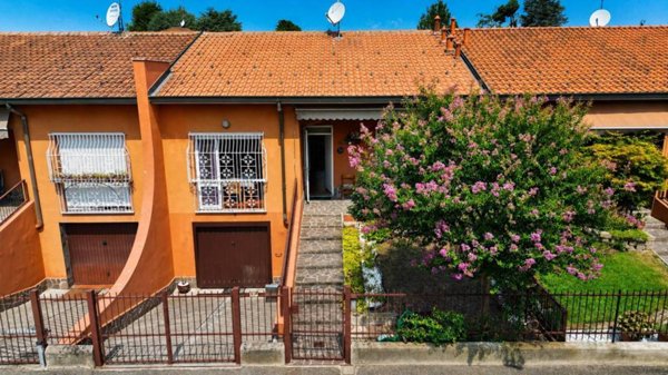 casa indipendente in vendita a Legnano