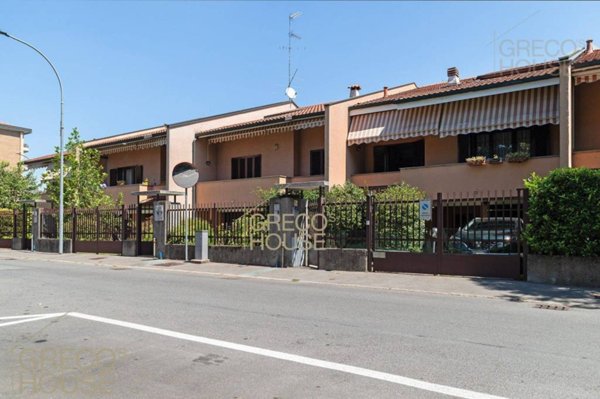 casa indipendente in vendita a Legnano
