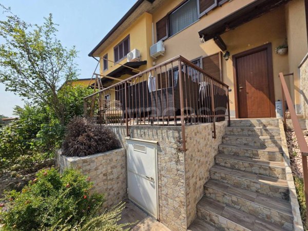 casa indipendente in vendita a Legnano