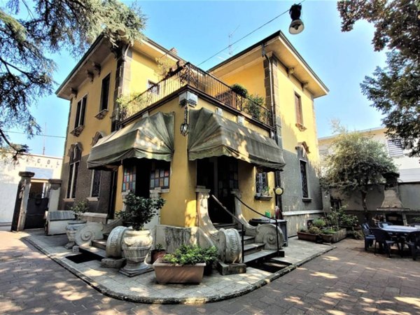 casa indipendente in vendita a Legnano