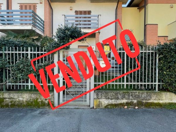 casa indipendente in vendita a Legnano