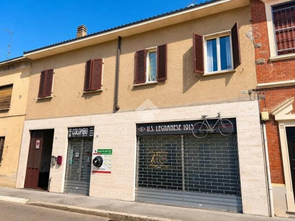 negozio in vendita a Legnano