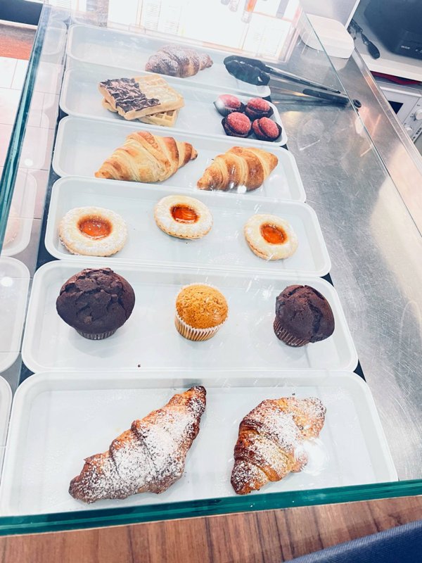 esercizio commerciale in vendita a Legnano