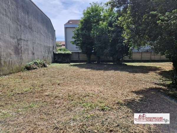 locale di sgombero in vendita a Legnano