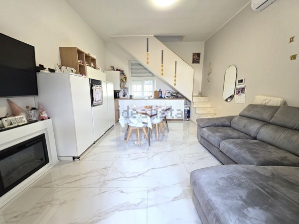 casa indipendente in vendita a Legnano