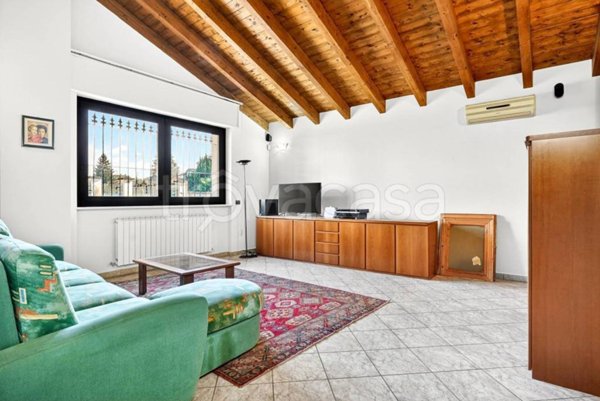 casa indipendente in vendita a Legnano