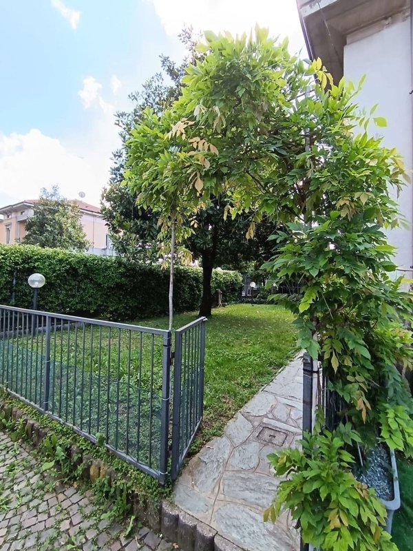 casa indipendente in vendita a Legnano
