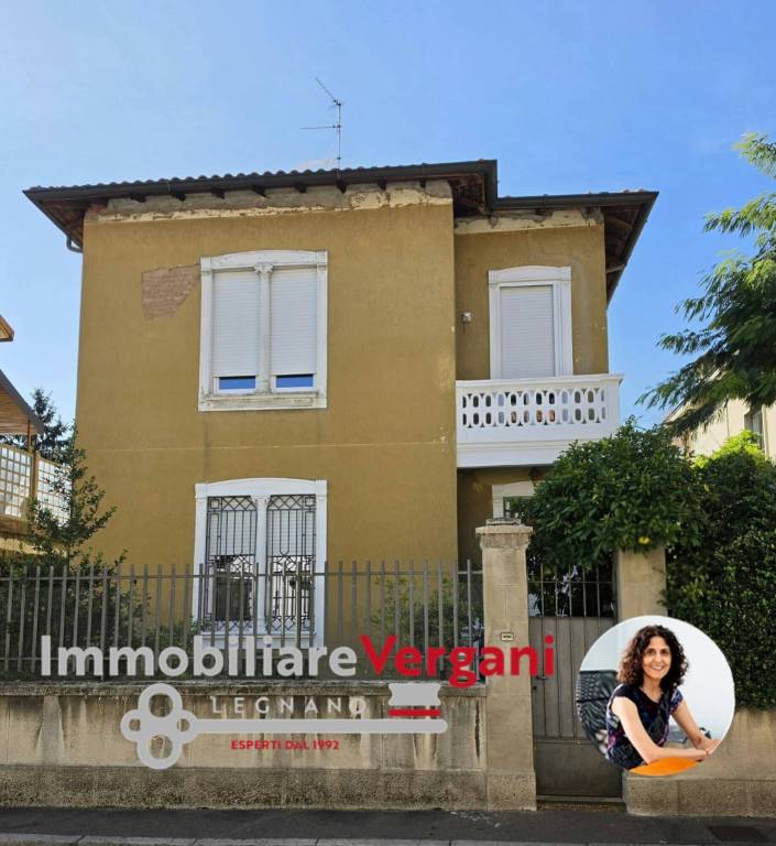 casa indipendente in vendita a Legnano