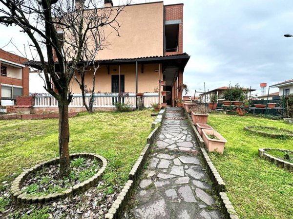 casa indipendente in vendita a Liscate