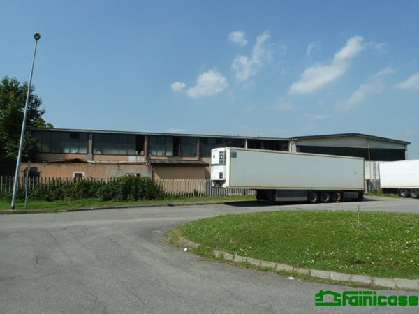 capannone in vendita a Liscate