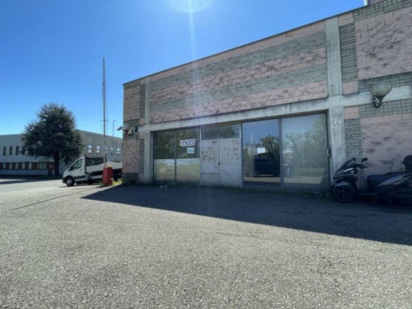 negozio in vendita a Liscate