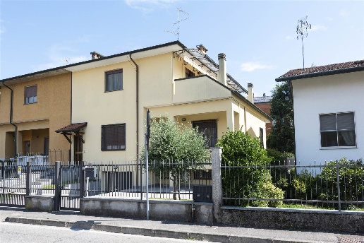 casa indipendente in vendita a Liscate