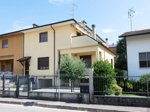 casa indipendente in vendita a Liscate