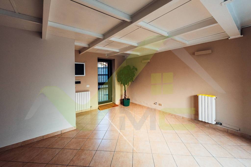 negozio in vendita a Liscate