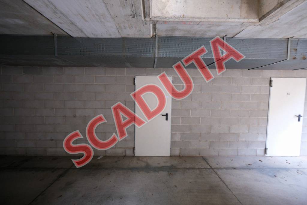 locale commerciale in vendita a Liscate