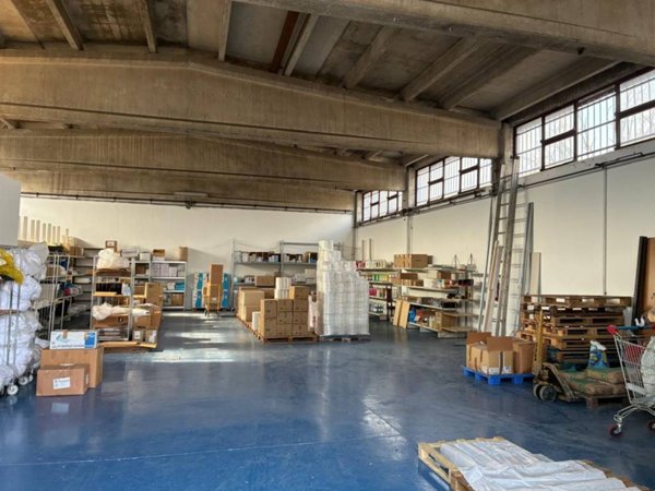 locale commerciale in vendita a Liscate